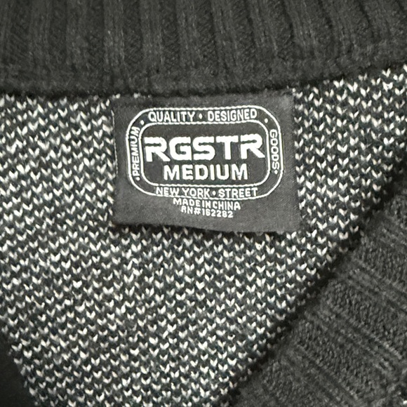 Rgstr Skull and Leaf Sweater Medium NWT - Picture 4 of 7